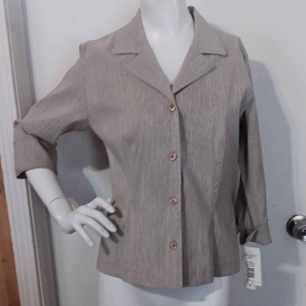 Harve Bernard Stylish Beige Button-Up Blazer Size 4
